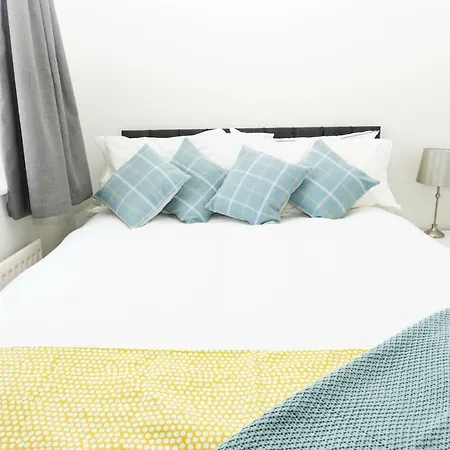 Karah Suites - Bradley Stoke