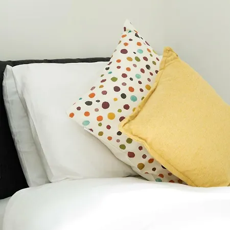 Karah Suites - Bradley Stoke *